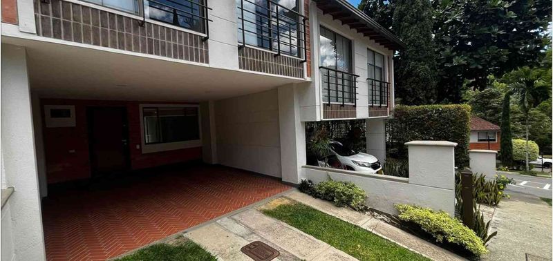 Casa en Venta en Envigado, Cumbres