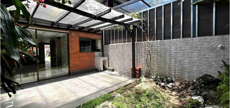 Casa en Venta en Envigado, Cumbres-1