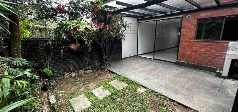 Casa en Venta en Envigado, Cumbres-2