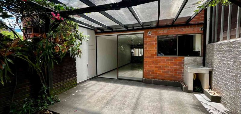 Casa en Venta en Envigado, Cumbres-3