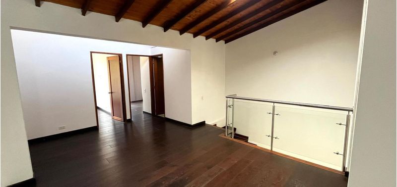 Casa en Venta en Envigado, Cumbres-13