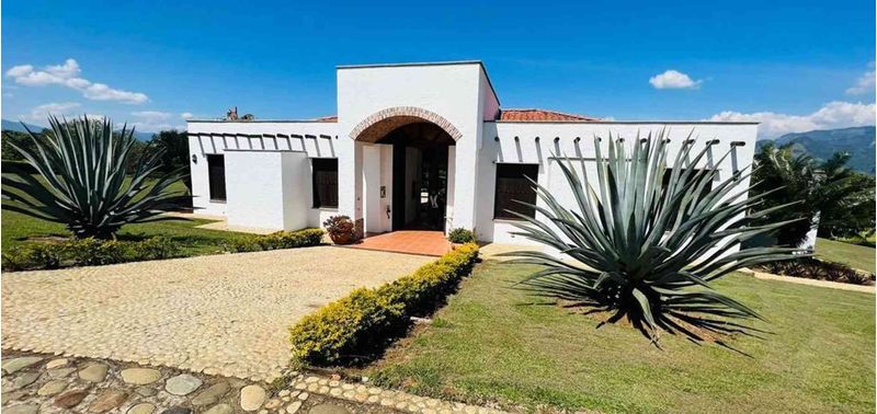 Casa en Venta en Medellín, Colinas de La Candelaria-1