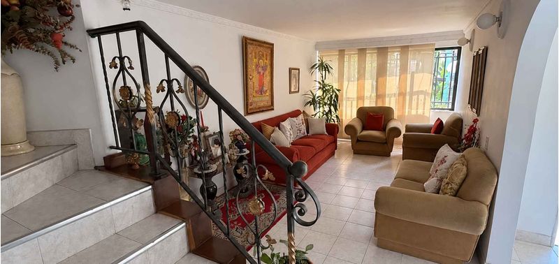 Casa en Venta en Medellín, Belén Las Violetas