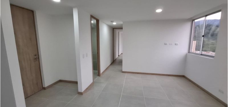 Apartamento en Venta en Sabaneta, Loma De San Jose-2