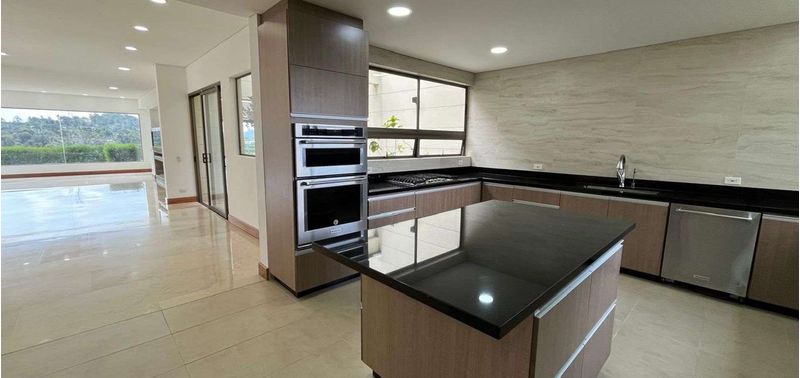 Casa en Venta en Envigado, Loma Del Escobero-11