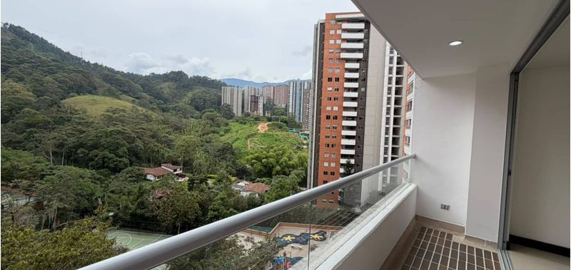 Apartamento en Venta en Sabaneta, Tres Esquinas-1